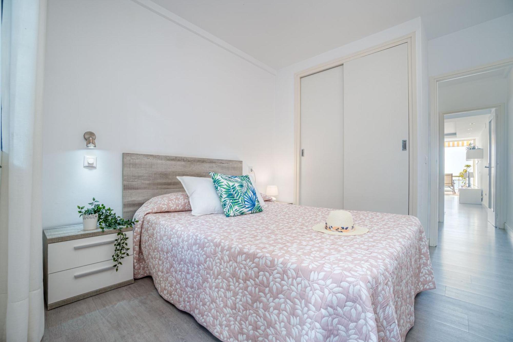 Apartment Meda Chica Roses Exterior photo